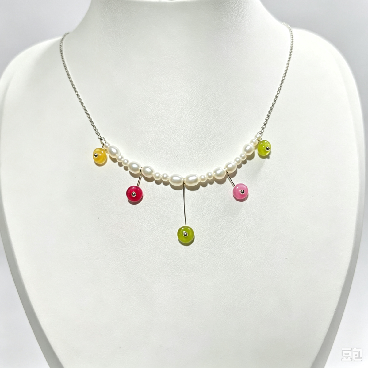 Handmade Multicolor Berry Drop Freshwater Pearl Necklace, Dainty Colorful Agate Charm Choker for Women